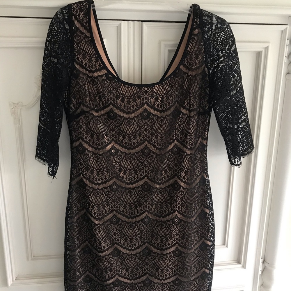 Guess Lace/Nude Cocktail Dress; Size 10